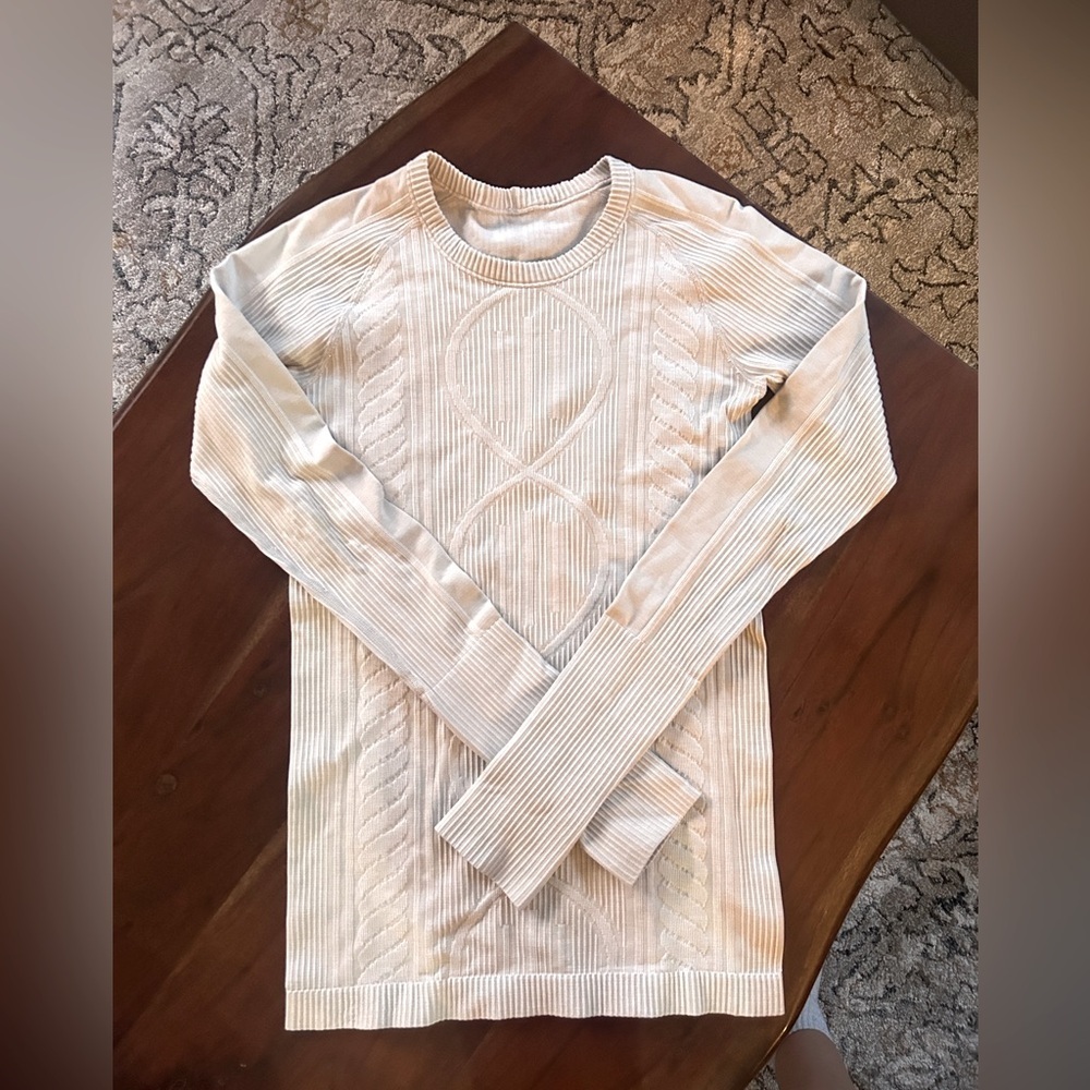 Lululemon Rest Less Pullover in heathered Silver Spoon - Picture 3 of 9